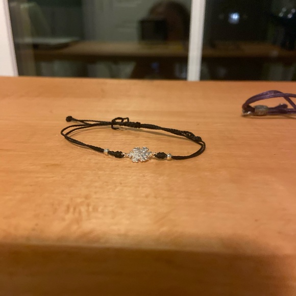 Assorted bracelets - Picture 6 of 6